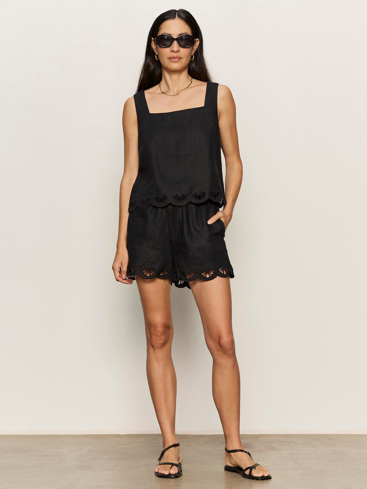 Almost There Linen Shorts Black - Image 5