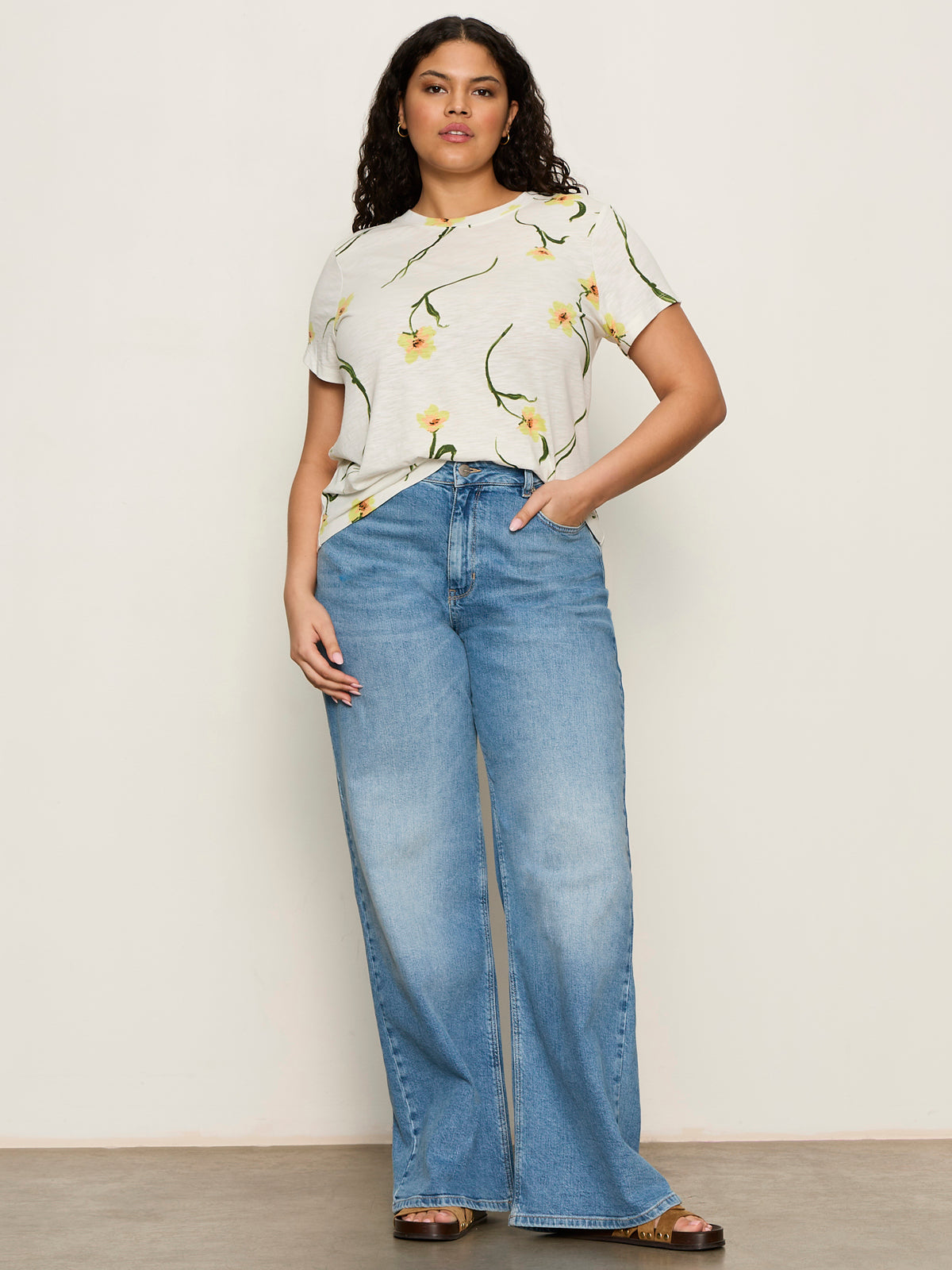 The Perfect Tee Lemon Meadow Extended Sizing - Image 2