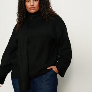 Go-To Sweater Black Extended Sizing