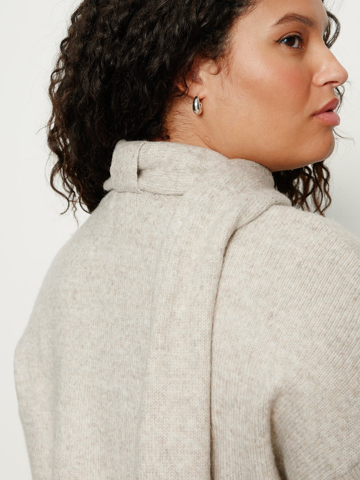 Go-To Sweater Heather Wheat Extended Sizing - Image 6