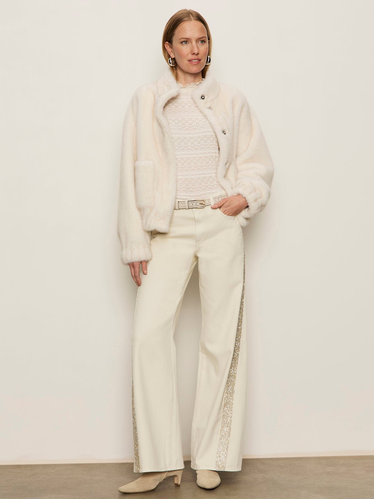 High Crew Lace Tee Chalk - Image 6