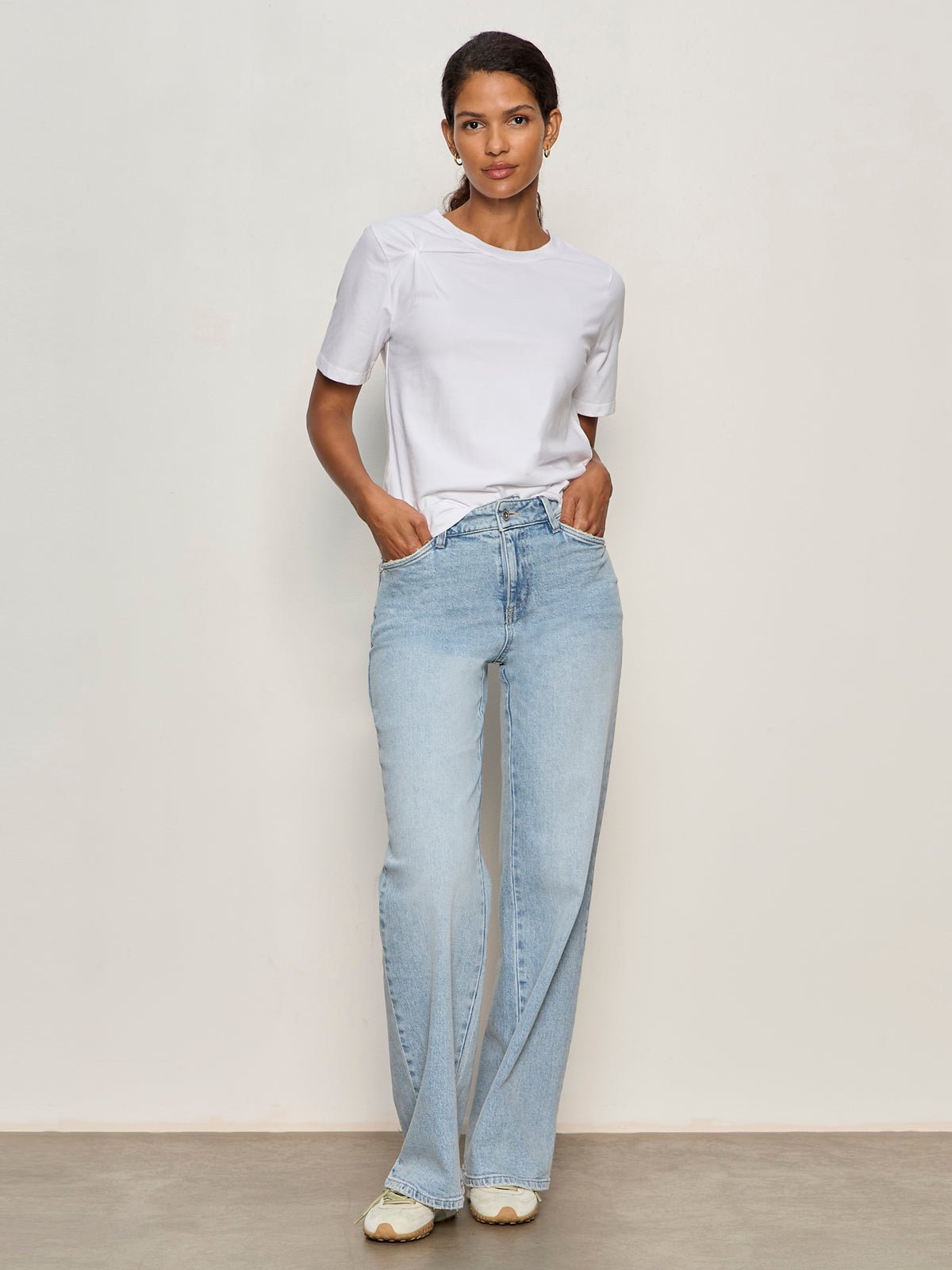 Soft Twist Tee White - Image 5
