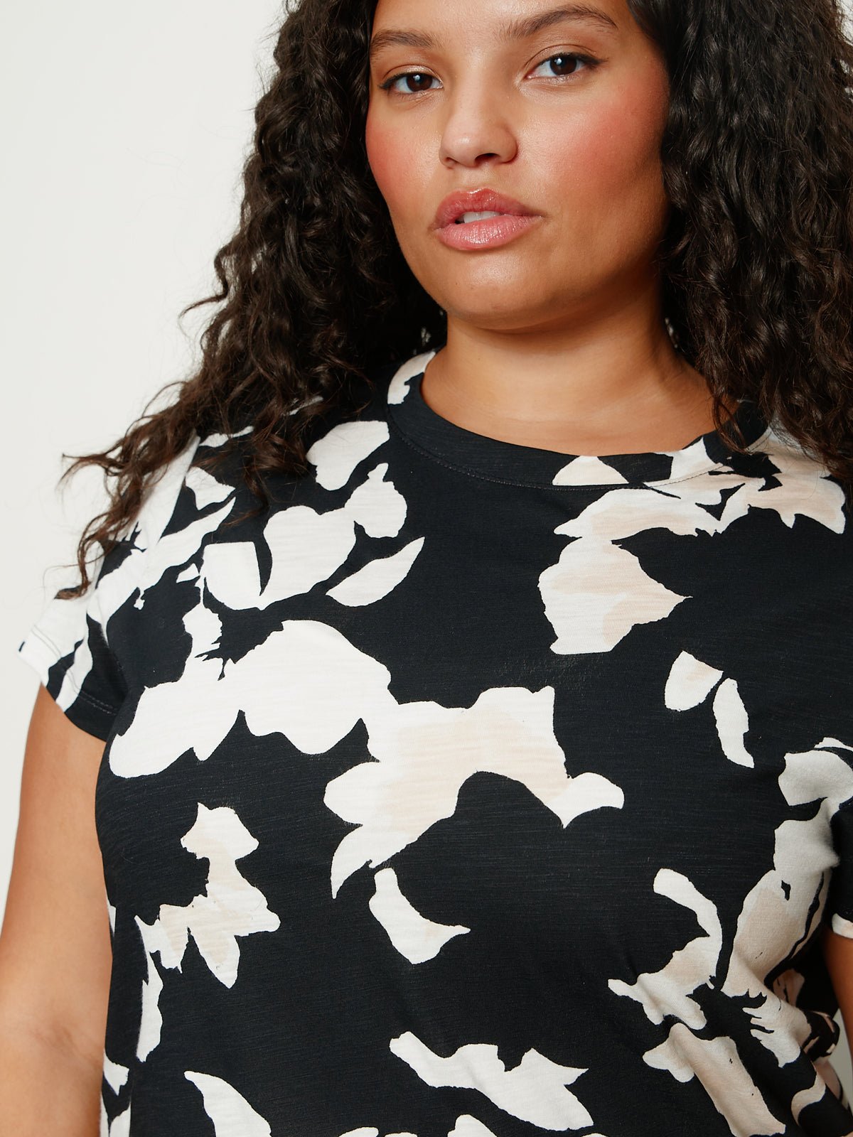 The Perfect Tee Petal Whisper Extended Sizing - Image 5