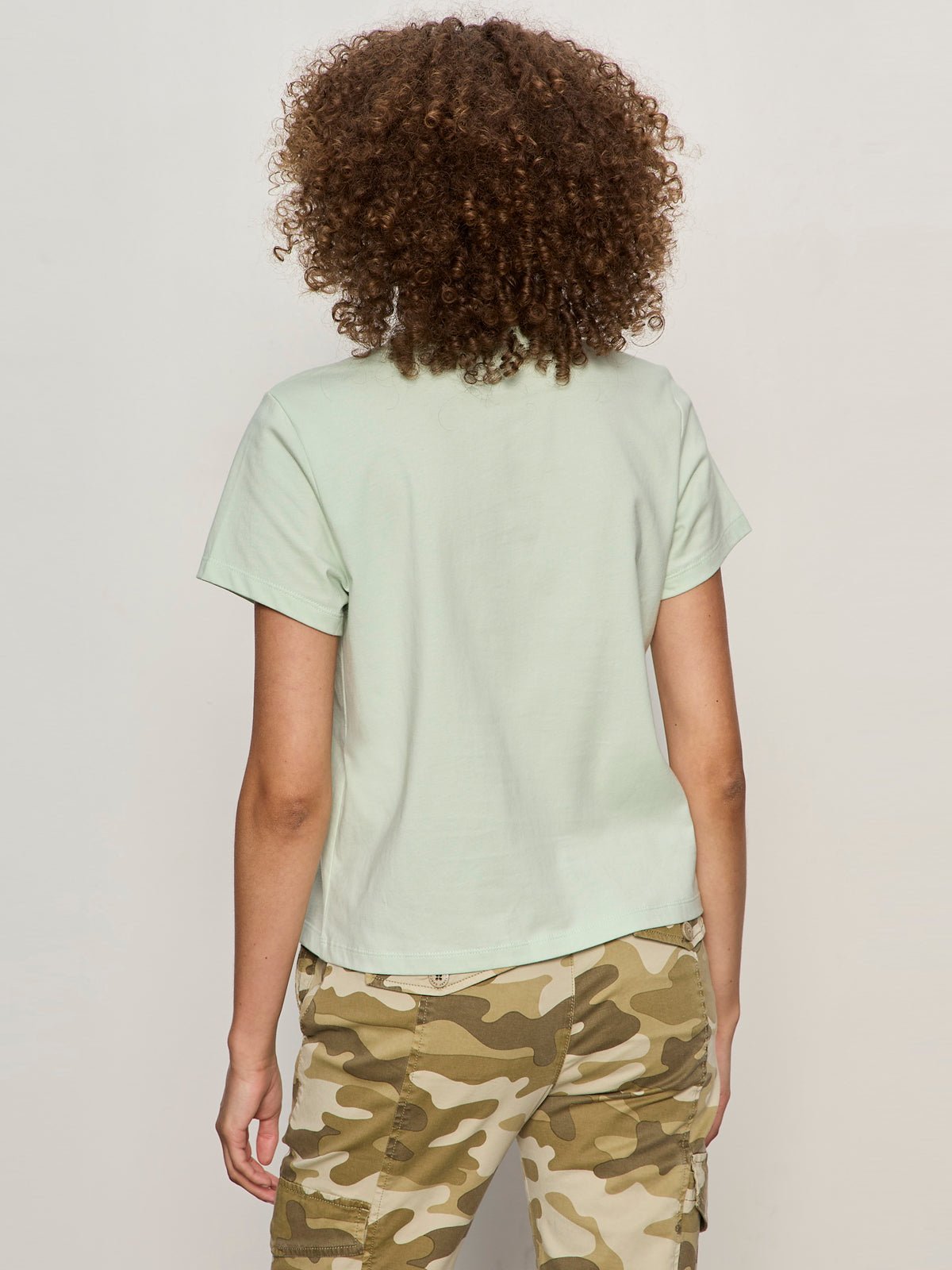 Timeless Tee Detox Green - Image 4